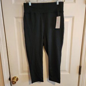 - Pop Fit Capri  Leggings, NWT, XL
